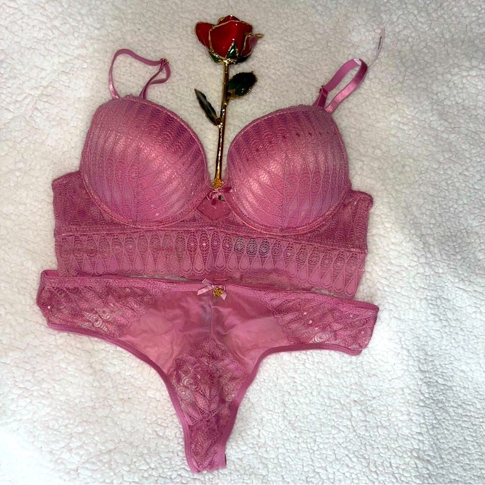 NWOT Daisy Fuentes Push-up Bra & Panty Set